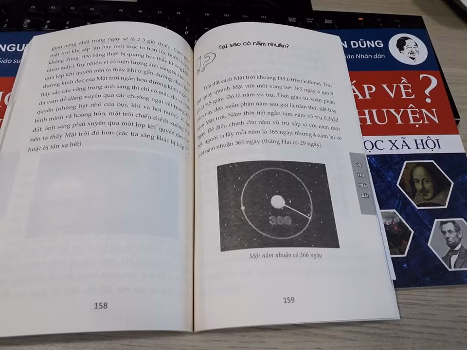 Các câu hỏi được chia làm 3 phần và in trong 3 cuốn sách khác nhau gồm: Khoa học tự nhiên, Khoa học xã hội, Sức khỏe và đời sống.