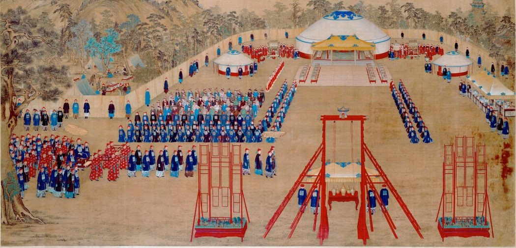 Khang Hi Đế vẫn chưa yên tâm, liền cho người xem bói cho Hữu Cổ Lộc Thị, kết quả xem bói như sau: “tận hưởng “Phúc, Lộc, Thọ” của nhân gian”. Kết quả này càng khiến Khang Hi Đế tin rằng Hoằng Lịch chính là Hoàng đế của Đại Thanh trong tương lai. Chính vì thế, Khang Hi Đế truyền ngôi cho Ung Chính. Sự thật đã chứng minh Khang Hi Đế đã đúng, Ung Chính Đế đã quyết định để Hoằng Lịch kế thừa Hoàng vị. Ảnh: image.baidu.com. 