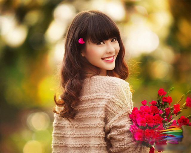 Tuổi Tý: Ngày mùng 8/3 năm nay, vận đào hoa của những cô nàng tuổi Tý sẽ rất vượng, hơn nữa con giáp này lại rất coi trọng vẻ bề ngoài của mình. Họ không tiếc tiền để mua những sản phẩm làm đẹp nhằm tôn lên nhan sắc của mình. Do đó, những món quà như mỹ phẩm hay những phiếu làm đẹp ở spa sẽ luôn khiến các cô nàng tuổi Tý thích thú. Ảnh: kenhphunu.com. 