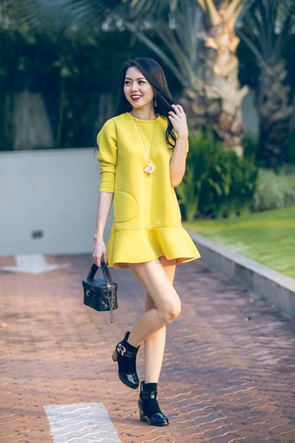 Ma Kết (22/12 - 19/1): Là cung hoàng đạo có tính cách khó nắm bắt nhất trong 12 cung hoàng đạo, thì màu vàng sẽ là màu mang lại điều may mắn cho cô nàng Ma Kết. Một bộ váy màu vàng sẽ tôn lên vẻ đẹp rực rỡ của cung hoàng đạo này. Ảnh: 2sao.vn. 