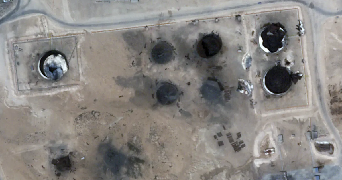 Phản hồi trước thông tin này, một nhà phân tích Trung Đông tên là Mohammad Al-Basha của Basha Report tuyên bố, các bồn chứa của cảng này không có nhiên liệu, vì Israel đã tấn công cảng này trước đó. Ảnh: @2025 PLANET LABS INC.