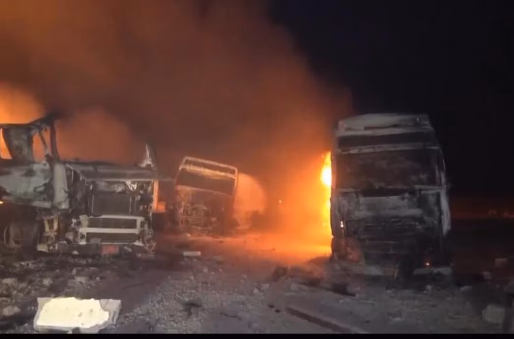 Cuộc tấn công này diễn ra khi lực lượng Houthi tiếp tục các cuộc tấn công tên lửa và UAV vào lãnh thổ Israel. Lực lượng Houthi cũng liên tục tấn công các tàu hàng hải nước ngoài đi qua Biển Đỏ. Ảnh: @Jon Gambrell.