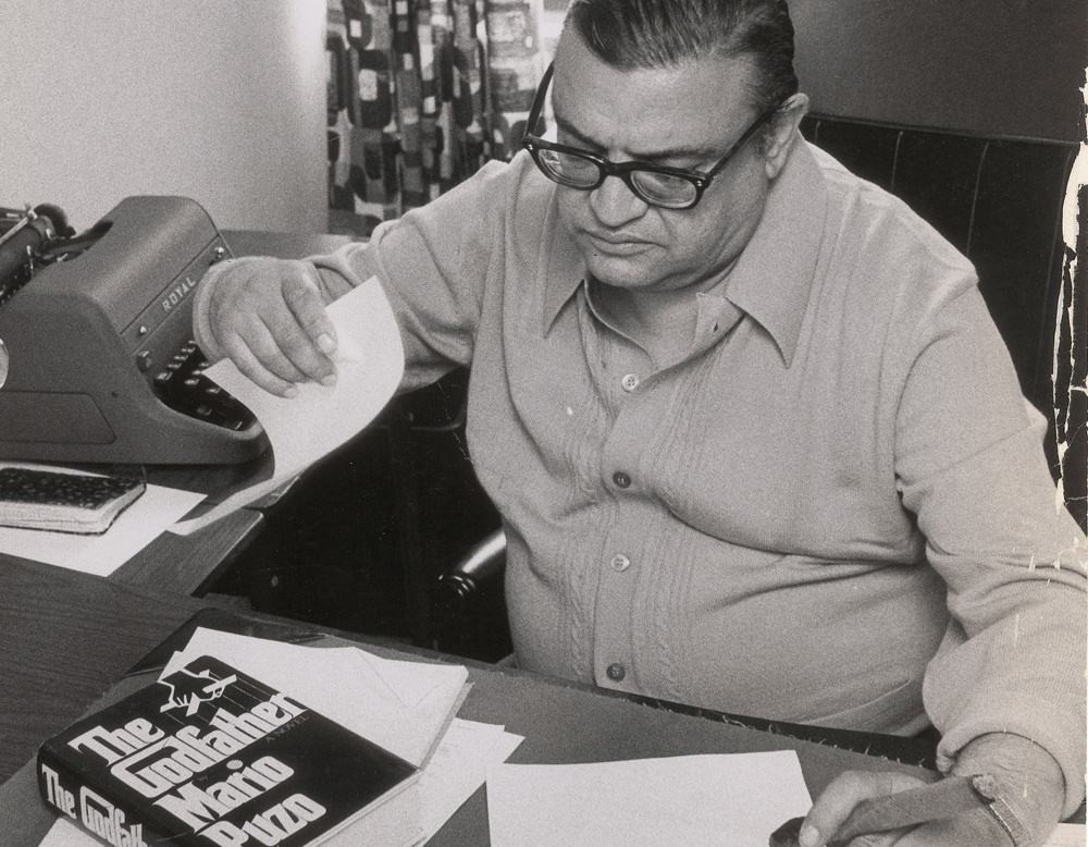 Mỗi người soi vào Bố già, sẽ tìm thấy những bài học để tự răn dạy, để học cách trưởng thành và đối mặt với cuộc sống. Và tất cả những điều này đã tạo ra sự thành công vượt cả sự tưởng tưởng của chính tác giả.