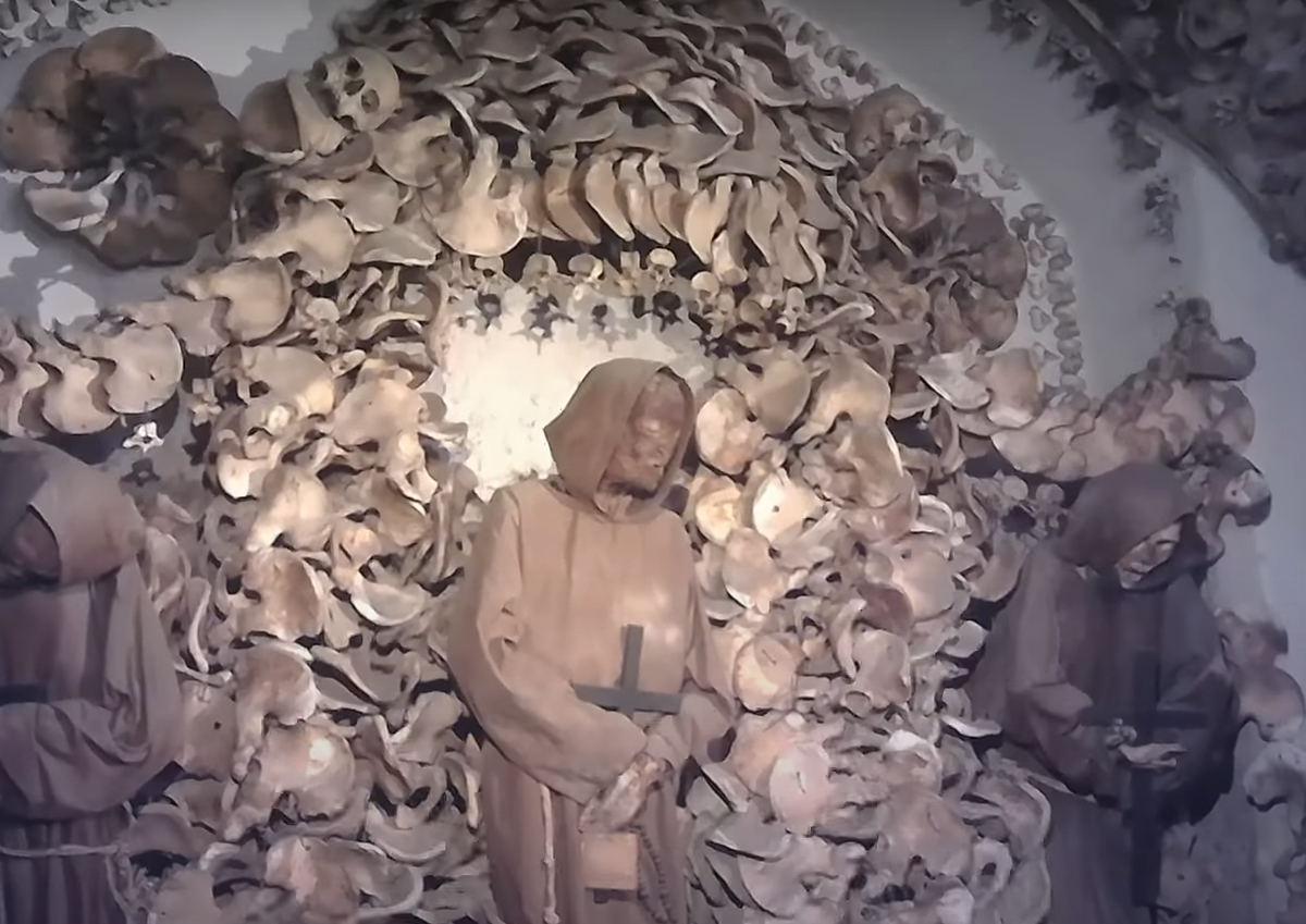 Với phân tích DNA và hình ảnh tiên tiến, họ hy vọng cuối cùng có thể đặt tên cho những đứa trẻ vô danh này, hiểu được câu chuyện thực sự đằng sau những xác ướp trẻ em ở Palermo. Ảnh: @Andy's Awesome Adventures.