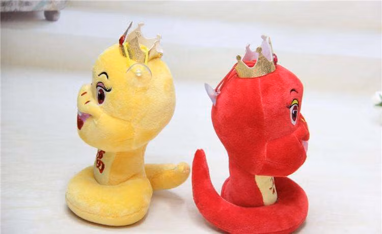  Tuổi Tỵ: Điểm sáng của ngày là dự án tài chính của con giáp này thắng lớn. Họ tư duy chưa mạnh và nhanh nhưng đi đúng hướng nên giành phần thắng khá ngoạn mục. Cố gắng đào sâu suy nghĩ sẽ đem lại thành công lớn. Với nửa kia, cần nhẹ nhàng và mềm mại hơn. 