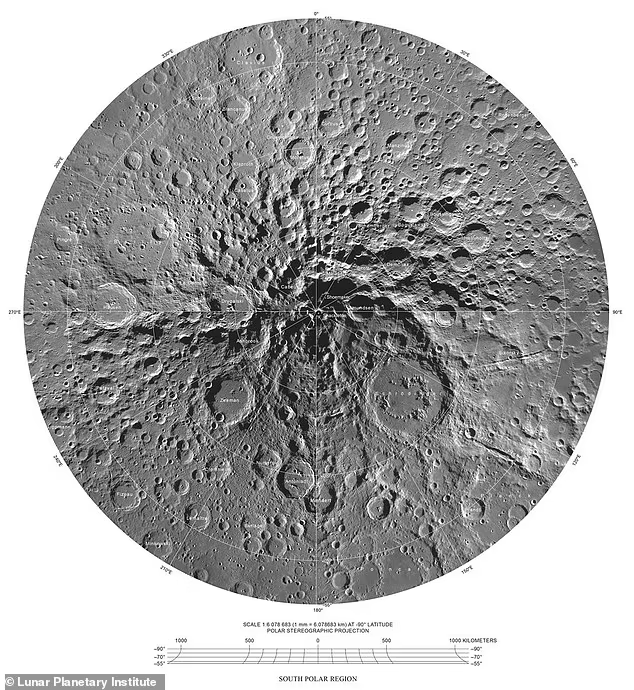 Trong kết luận mới nhất, David Kring nhận định, khác với Hẻm núi Grand Canyon phải mất hàng triệu năm để dòng nước chảy xiết của Sông Colorado bào mòn, thì hai hẻm núi lớn trên Mặt Trăng Vallis Schrödinger và Vallis Planck được hình thành vỏn vẹn chưa đầy 10 phút. Ảnh: @dailymail.co.uk.