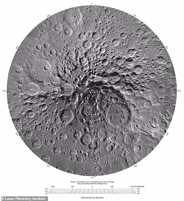 Trong kết luận mới nhất, David Kring nhận định, khác với Hẻm núi Grand Canyon phải mất hàng triệu năm để dòng nước chảy xiết của Sông Colorado bào mòn, thì hai hẻm núi lớn trên Mặt Trăng Vallis Schrödinger và Vallis Planck được hình thành vỏn vẹn chưa đầy 10 phút. Ảnh: @dailymail.co.uk.