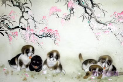 Tuổi Tuất: Người tuổi Tuất nhiệt tình, cởi mở nhưng lại rất dễ tin người. Con giáp thường có suy nghĩ rất đơn giản nên một khi đã kết giao ban bè với ai, cũng đều nghĩ đó là người bạn tốt.