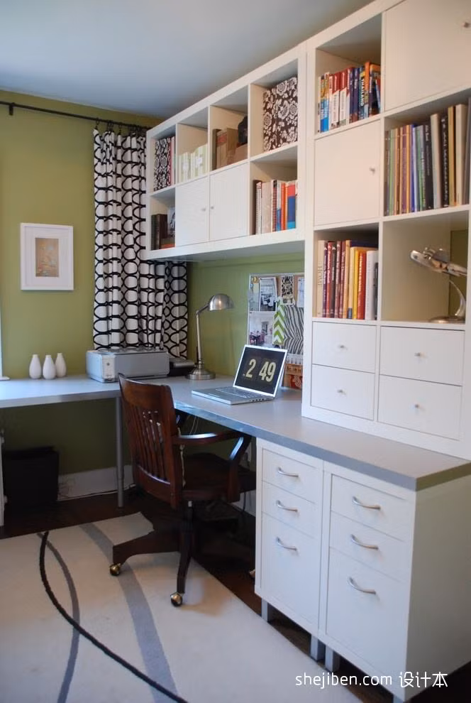 Chọn đèn để bàn học phù hợp: Có một số phụ huynh khi mua đèn học cho con cho rằng phải mua đèn thật sáng, nhưng sự thật là nếu ánh đèn quá sáng sẽ ảnh hưởng đến thị lực của trẻ. Ảnh: image.baidu.com. 