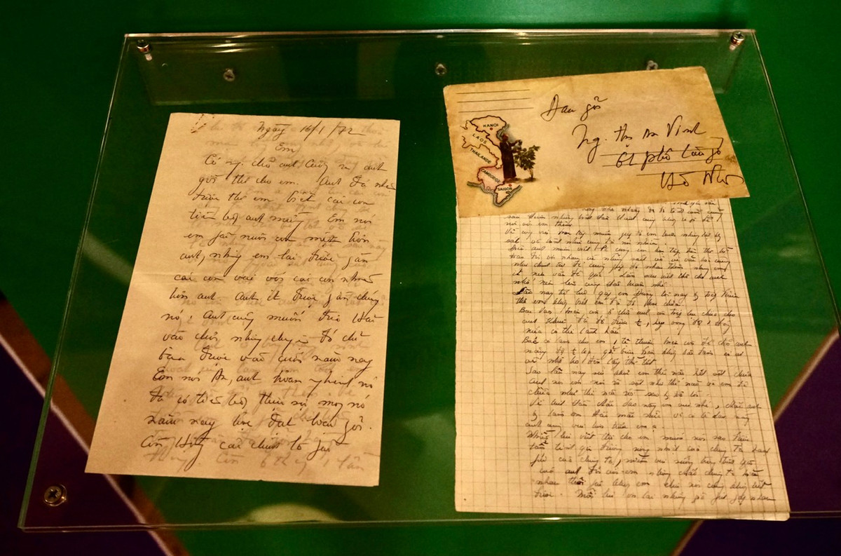 “Em nói anh thích đi chiến đấu, thích thì không phải nhưng phải chiến đấu vì có chiến đấu thì mới giải phóng được Tổ quốc, và có giải phóng Tổ quốc thì em yêu quý của anh mới đàng hoàng ở Hà Nội được, và con cái của chúng ta mới có điều kiện học đến nơi đến chốn được. Nếu đời cha không giải phóng được thì đời con phải đi chiến đấu”.