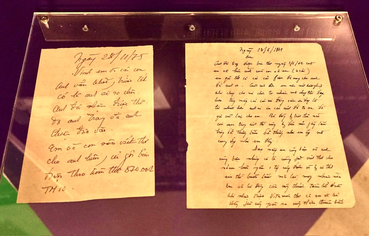 Em Xa em cho đến nay là đúng một tháng, các anh đã hoàn thành hai chiến dịch, chiến dịch giải phóng Thừa Thiên Huế và chiến dịch giải phóng Quảng nam Đà Nẵng. Riêng đơn vị anh bắt được khoảng ba vạn tù binh, (…) Phải cố gắng kết thúc chiến tranh sớm để khỏi phải phiền đến con chúng ta, để cho chúng được hòa bình học tập xây dựng đất nước. Anh vẫn khỏe. Hẹn ngày gặp em trong chiến thắng. Anh Đan”. Trích thư ngày 1/4/1975.
