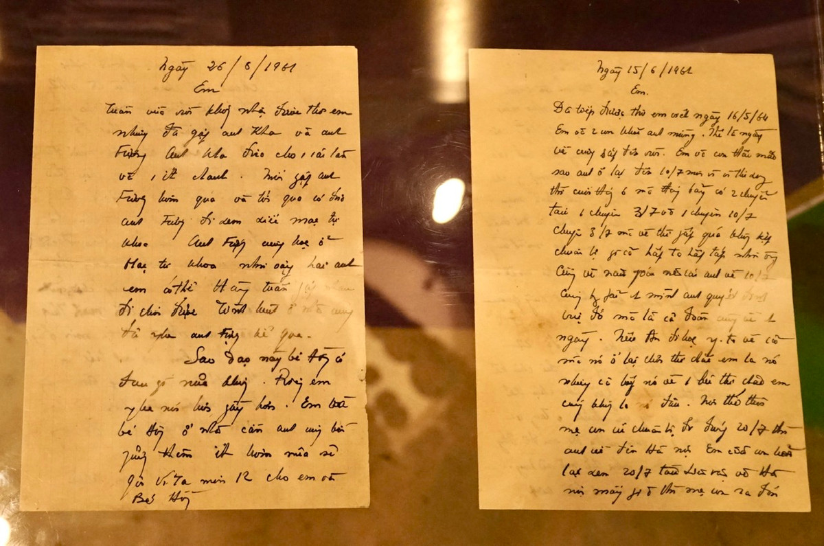 “Anh thích học và rất ham học nên anh cũng muốn người yêu anh như vậy, cái đó cũng không hại gì. Em tùy anh nhé. Việc học cũng khó nhưng học tập Paven chúng ta sẽ thấy rõ không khó khăn nào không vượt qua được. Paven mù hai mắt mà vẫn học hỏi được, không lẽ chúng ta lại không học được hay sao?”- trích thư ngày 15/2/1955.