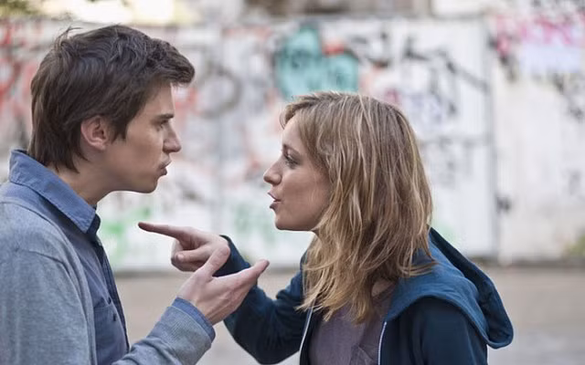 4. Trong những ngày đầu năm mới, cũng không nên có bộ mặt “u ám, nặng trịch”. Đây là điều vô cùng tối kỵ bởi với khuôn mặt và thái độ như vậy thì làm việc gì cũng không thu được kết quả tốt bởi nó đem lại sự khó chịu cho người khác và đem đến điều không vui. Ảnh: vietgiaitri.com.