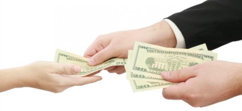 1. Buổi sáng sớm đầu tiên của năm mới Kỷ Hợi 2019, khi thức dậy không nên bỏ tiền ra mua đồ. Sáng sớm chi tiền đồng nghĩa với việc tài vận không hanh thông trong thời gian dài. Ảnh: topbank.vn.