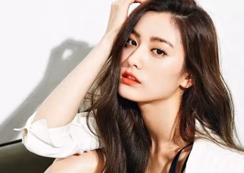 Người sinh vào những giờ này mặt mũi sáng sủa, mắt sáng, thường là người túc trí đa mưu. Đồng thời cũng là người có cử chỉ nho nhã, ôn hòa thường để lại ấn tượng sâu sắc với người đối diện.