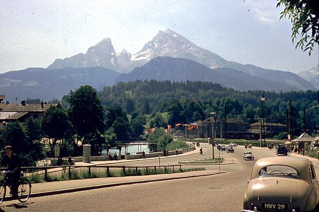 Thị xã Berchtesgaden năm 1953. Đây là nơi nằm gần với biên giới Áo, nổi tiếng với ngọn núi Watzmann. Ảnh: sina.com.cn.