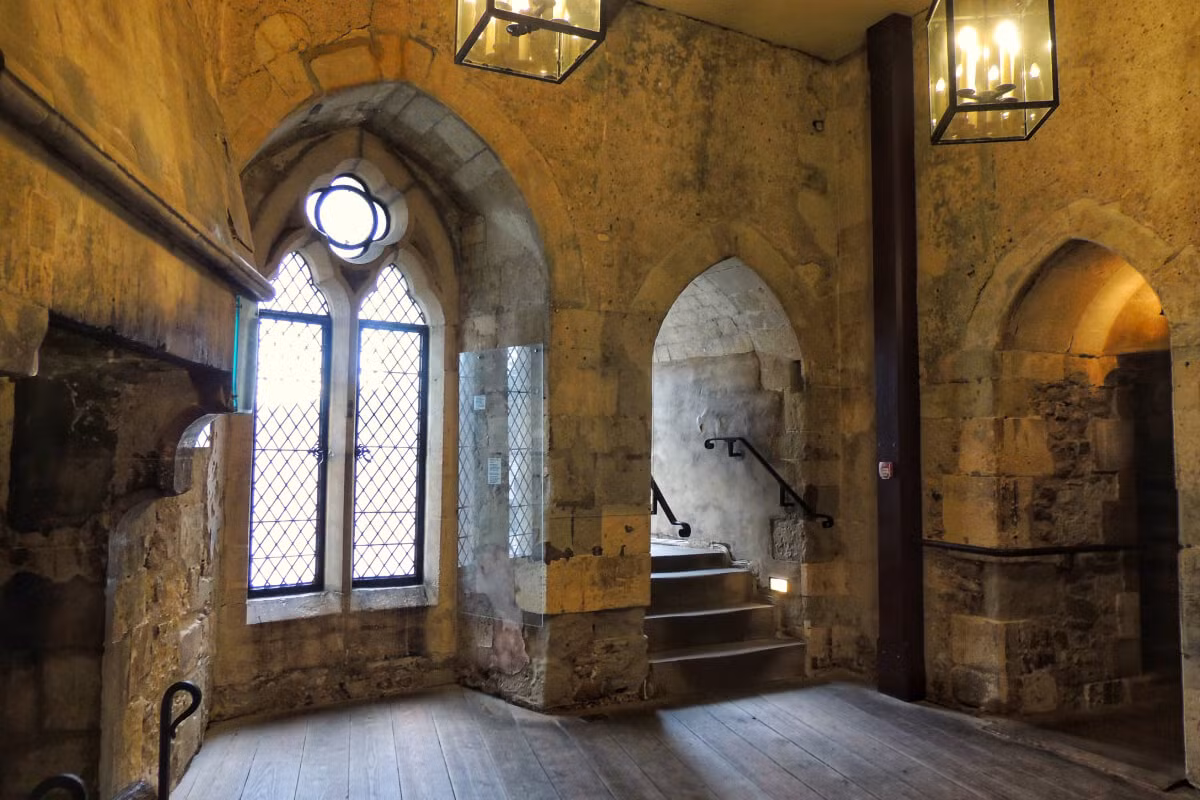 Có truyền thuyết cho rằng, Vua Richard III đã dàn dựng cái chết của họ để giành lấy ngai vàng. Ảnh: @Through Eternity Tours. 