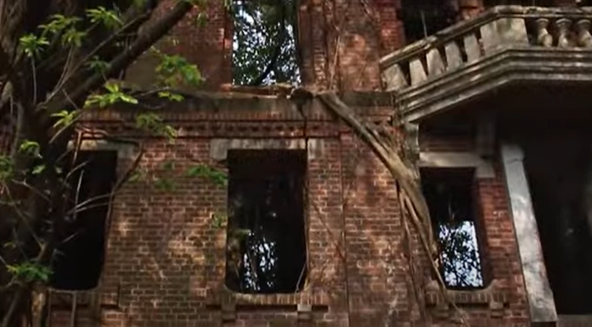 Ở phía tây nam Đài Loan, bạn có thể tìm thấy Biệt thự gia tộc Lui, còn được gọi là Biệt thự ma Minxiong. Được xây dựng vào năm 1929, kỳ quan kiến trúc Baroque 3 tầng này từng là ngôi nhà xa hoa của gia tộc Lui giàu có. Ảnh: @Camien Visual Arts.