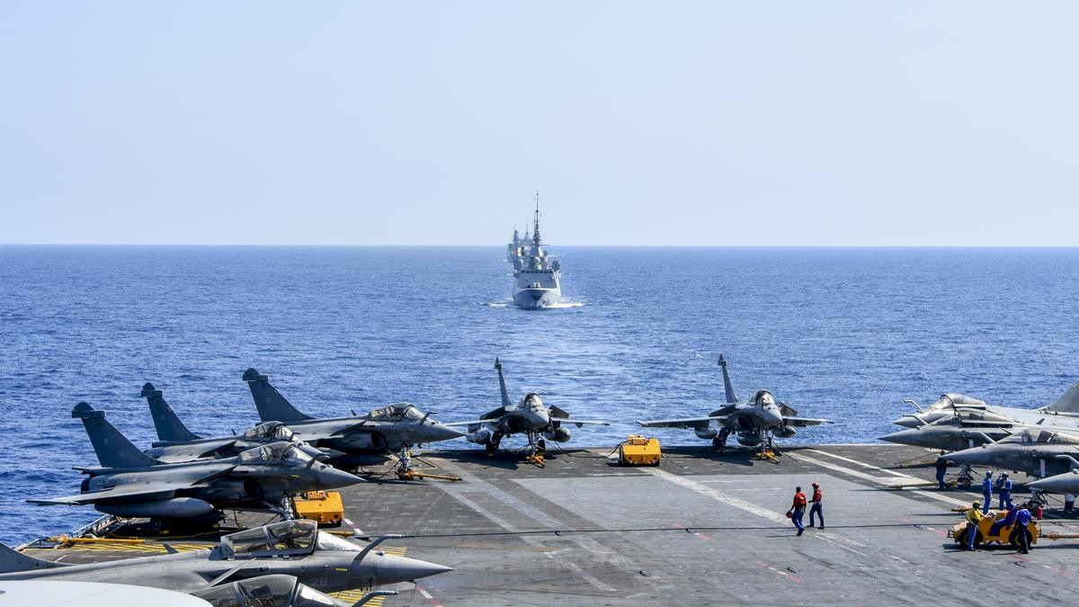 Gói này cũng bao gồm vũ khí, thiết bị mô phỏng, đào tạo phi hành đoàn và chương trình hỗ trợ hậu cần dựa trên hiệu suất kéo dài 5 năm, cùng với chuyển giao công nghệ để hỗ trợ Ấn Độ thúc đẩy khả năng tự lực về quốc phòng. Ảnh: @The Hindu.