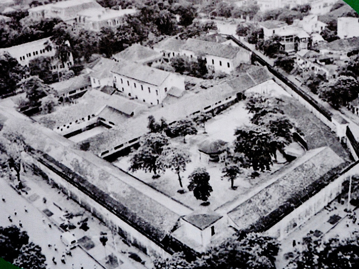 Toàn cảnh Nhà tù Hỏa Lò nhìn từ trên cao.