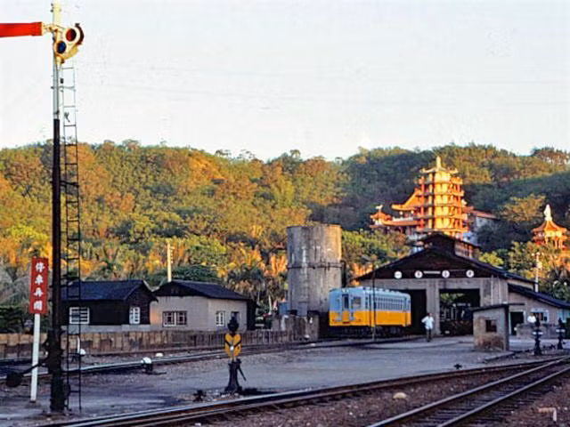 Ga tàu hỏa tại thành phố Đài Đông, Đài Loan năm 1980. Ảnh: sina.com.cn. 