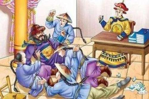 Khang Hi Đế là con trai của Thuận Trị Đế, là cháu trai của Hoàng Thái Cực, còn Ngao Bái chính là ân nhân của ba đời ông, cha, cháu của Khang Hi. Thời kỳ Hoàng Thái Cực, Ngao Bái đã cứu Hoàng Thái Cực, đích thân xung phong ra trận, giải phá vòng vây cứu mạng Hoàng Thái Cực. Khang Hi Đế khi có ý muốn giết chết Ngao Bái, ông ta đã đứng trước mặt văn võ bá quan, cởi áo khoác, để lộ vết thương trên lưng. Khang Hi khi nhìn thấy vết sẹo, trong lòng vô cùng bối rối, nếu giết ông ta, tất sẽ khiến văn võ bá quan không phục nên chỉ còn cách giam Ngao Bái vào ngục. Ảnh: baidu.com.