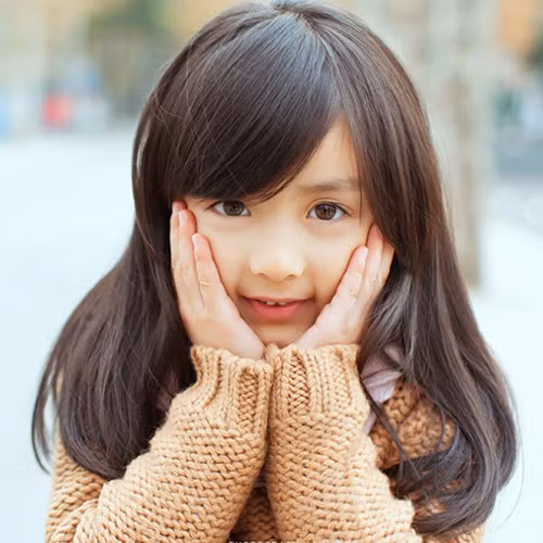 Tuổi Dậu: Người tuổi Dậu là người chăm chỉ cần cù và cũng rất giỏi ăn nói. Môi thành viên trong gia đình của con giáp này thường rất khéo léo trong lời ăn tiếng nói, đồng thời cũng là những người rất quý trọng thời gian và luôn luôn đúng giờ. Ảnh: eva.vn.