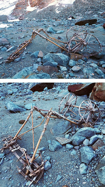 Chiếc xe kéo bằng tre này được người đàn ông tên là Sergio Veri tình cờ tìm thấy, khi anh đang đi bộ đường dài ở khu vực đèo Splügen, một đèo núi cao nối thung lũng Hinterrhein của Thụy Sĩ và Splügen ở bang Graubünden với Valle San Giacomo và Chiavenna ở tỉnh Sondrio của Ý. Ảnh: @Sergio Veri.