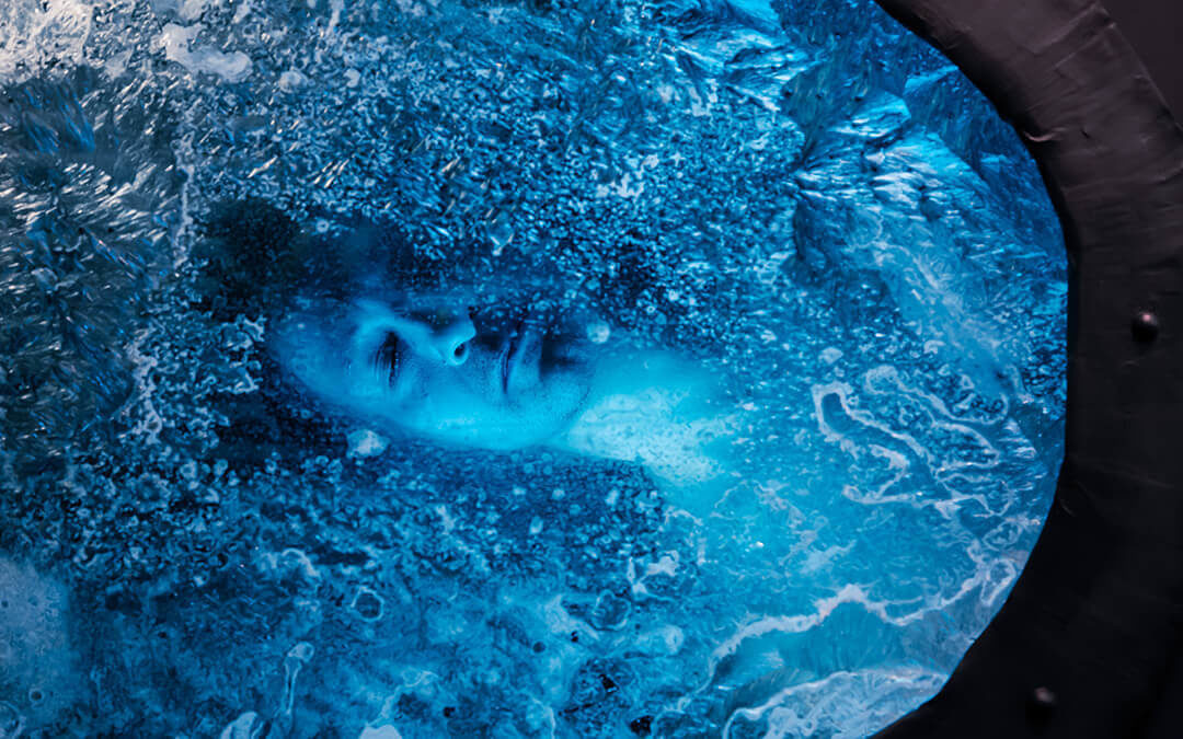 Hãy tưởng tượng một thế giới mà cái chết không phải là kết thúc, mà là sự tạm dừng nhất định của cuộc sống. Các chuyên gia đang hướng đến mục tiêu biến điều đó thành hiện thực, bằng cách bảo quản cơ thể con người ở nhiệt độ cực thấp. Ảnh: @caloxinc.