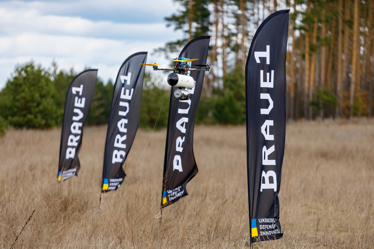 Brave1 đã tiết lộ thông tin chi tiết về các cuộc thử nghiệm trên trang Facebook chính thức của mình. UAV FPV sử dụng sợi quang đã bay qua một chặng đường dài hơn 20 km. Ảnh: @Brave1.