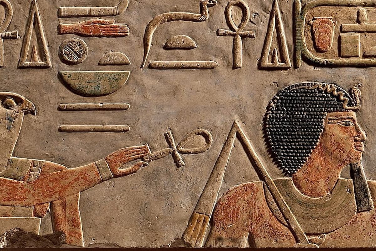 Kỷ nguyên này mở đầu với sự cai trị của tướng Ptolemy I, triều đại này chứng kiến hơn 40 mỏ vàng được khai quật trên khắp Ai Cập cổ đại. Ảnh: @La Brújula Verde.