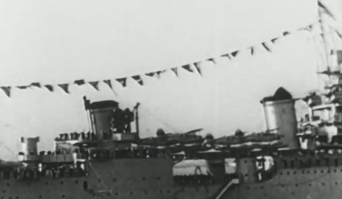 Lễ “Vượt qua ranh giới”, được thực hiện cho những người lần đầu tiên vượt qua đường xích đạo, qua các chuyến tàu biển xuyên Đại Tây Dương, đặc biệt là trong các chuyến đi vào Nam Bán Cầu. Ảnh: @Nuclear Vault.