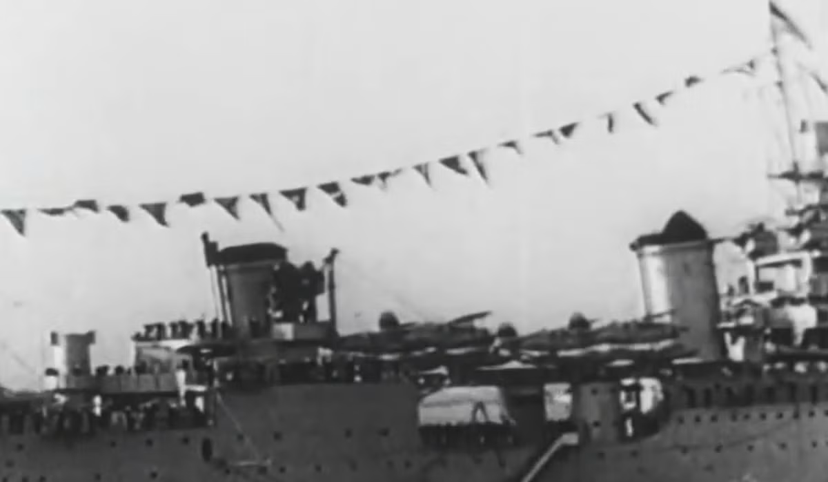 Lễ “Vượt qua ranh giới”, được thực hiện cho những người lần đầu tiên vượt qua đường xích đạo, qua các chuyến tàu biển xuyên Đại Tây Dương, đặc biệt là trong các chuyến đi vào Nam Bán Cầu. Ảnh: @Nuclear Vault.