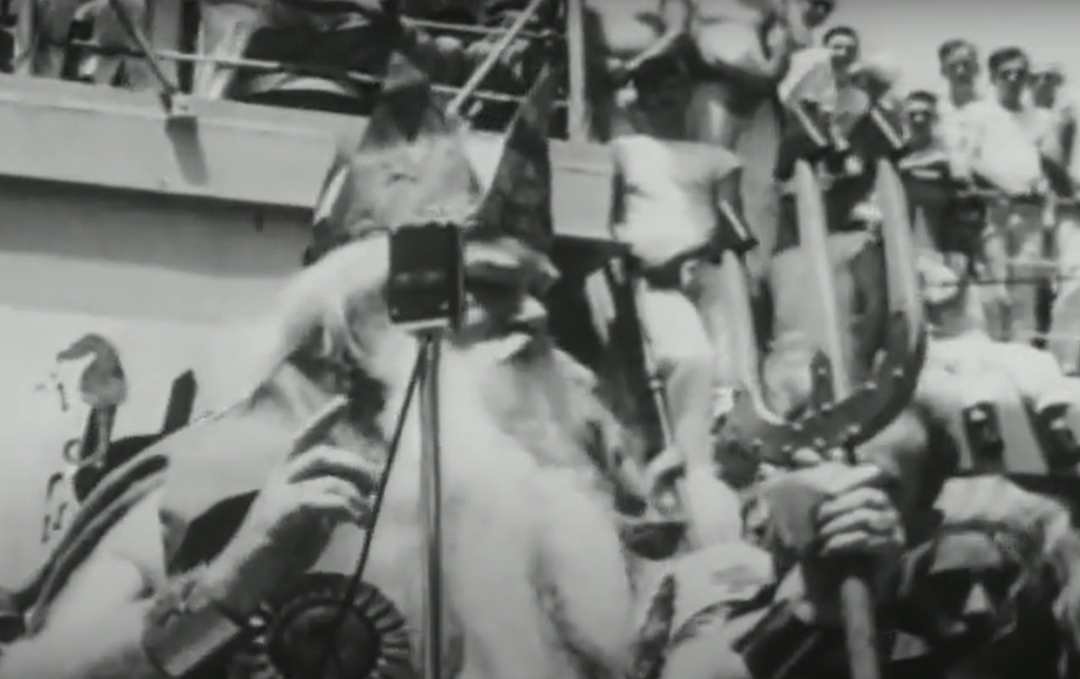 Truyền thống này đóng vai trò như một chất thúc đẩy tinh thần, và là trải nghiệm khó quên cho những người lần đầu tiên mạo hiểm đến những vùng đất mới. Ảnh: @Nuclear Vault.