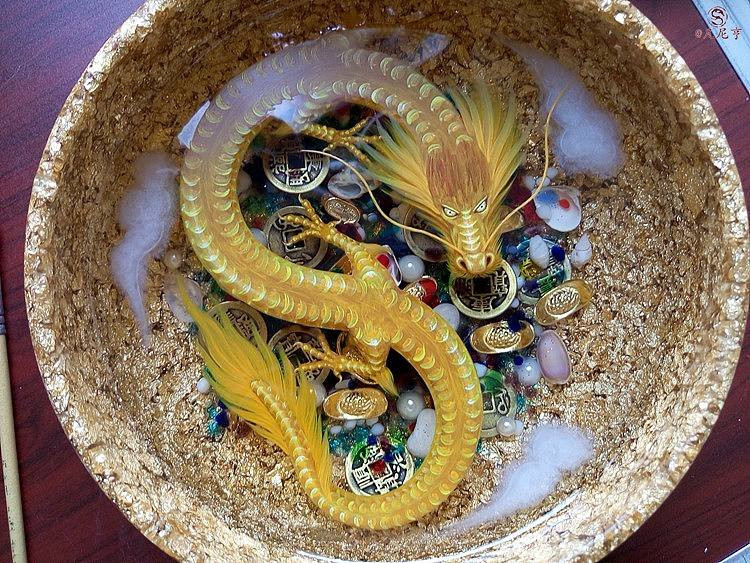  3. Con giáp tuổi Thìn: Tạm biệt nghèo đói, làm bạn với giàu sang là dự đoán của tử vi 12 con giáp dành cho người tuổi Thìn trong 10 ngày tới. Họ sẽ có một quãng thời gian tuyệt vời với tài vận dồi dào, hấp dẫn, mưu cầu chuyện gì cũng thành công dữ dội, thuận buồm xuôi gió. 