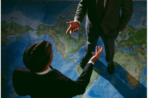 Chiến tranh thương mại hoặc các cuộc chiến tranh khác xảy ra do sự đối đầu giữa các quốc gia. Nhiều quốc gia gặp khó khăn về vấn đề dân sinh do dịch bệnh.