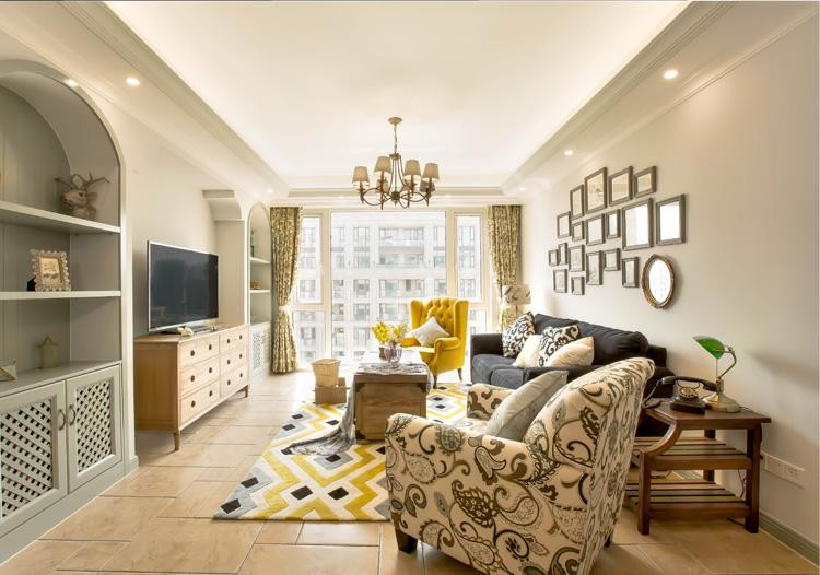  Bố cục phòng khách: Hình dáng phòng khách tốt nhất nên là hình vuông hoặc hình chữ nhật, chỗ ghế tựa không được xung với góc nhà, sô pha không được ép dầm. Nếu góc phòng nhô ra có thể đặt chậu cây cảnh hoặc đồ dùng gia đụng để hóa giải. Nếu phòng khách hình chữ L thì có thể dùng đồ dùng để ngăn cách tạo thành hai phòng độc lập. Đây là một trong những mẹo phong thủy trong bài trí nhà cửa năm mới gia chủ nào cũng nên áp dụng để gia đạo hưng vượng. Ảnh:meitu.tugou.com