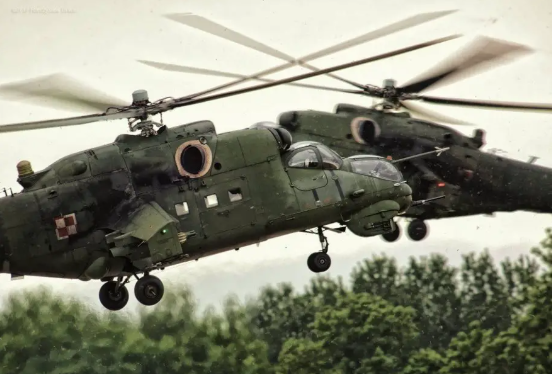 Mi-24 biệt danh Hind là một trong số ít mẫu trực thăng tấn công do Liên Xô phát triển từ thời Chiến tranh Lạnh. Mi-24 bay lần đầu tiên vào năm 1969 và đi vào hoạt động vào năm 1973. Ảnh: @Army Recognition.