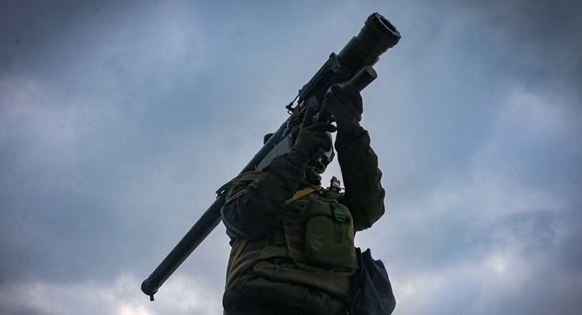 Trong nhiều năm qua, các biến thể như Igla-S đã cải thiện khả năng chống lại các biện pháp đối phó tiên tiến kể trên, nhưng thiết kế cốt lõi của hệ thống vẫn bắt nguồn từ công nghệ thời Chiến tranh Lạnh. Ảnh: @Defense Express. 