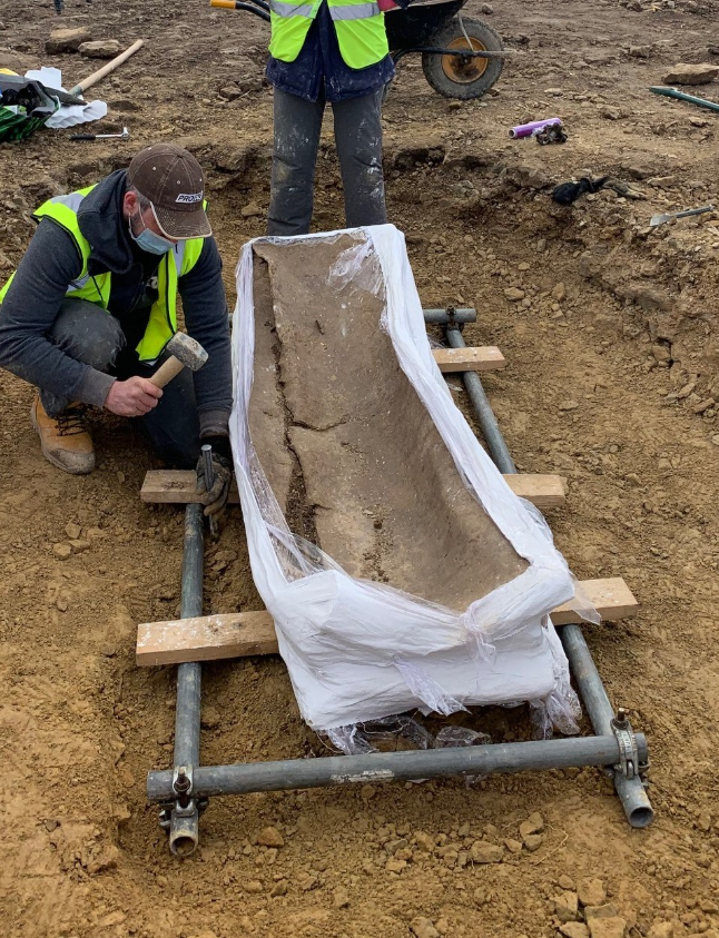 Đánh giá ban đầu của các chuyên gia từ Dịch vụ Khảo cổ học West Yorkshire xác định rõ, người nằm trong chiếc quan tài chì này chính là một người phụ nữ trong độ tuổi từ 25 đến 35, được cho là có địa vị cao. Ảnh: @Dịch vụ Khảo cổ học West Yorkshire.