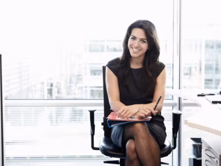 Phải sau 27 tuổi, đại vận của người tuổi Tỵ mới thịnh phát, những vấp ngã trước đây đã trở thành những kinh nghiệm xương máu giúp con giáp này có thể nhanh chóng đạt được thành công trong sự nghiệp và tạo dựng cho mình một cuộc sống giàu sang. Ảnh: kienthuc.net.vn.