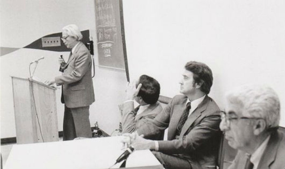 Hanh trinh “cat gan kho” khien ca the gioi soc cua GS. Ton That Tung-Hinh-2