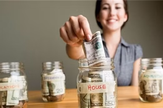 Trong tháng 7/2017, người tuổi Tý được thần Tài soi chiếu, sẽ dễ dàng có được những khoản thu bất ngờ ngoài mong đợi như việc trúng thưởng, trúng số. Nếu muốn đầu tư, người tuổi Tý hãy tận dụng thời điểm may mắn này, chắc chắn sẽ thu về những khoản tiền không nhỏ. Ảnh: ndh.vn. 