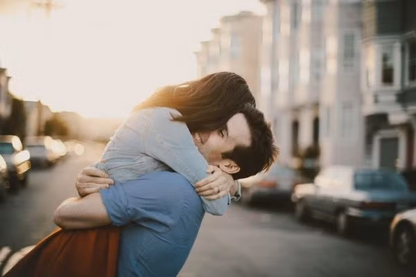  Tuổi Dần: Tháng 6/2017 vận đào hoa của người tuổi Dần rất suôn sẻ, hơn nữa lại xuất hiện cục diện “Tam hợp Quý nhân” nên chuyện tình cảm, hôn nhân vô cùng “thuận buồn xuôi gió”. Ảnh: guu.vn. 