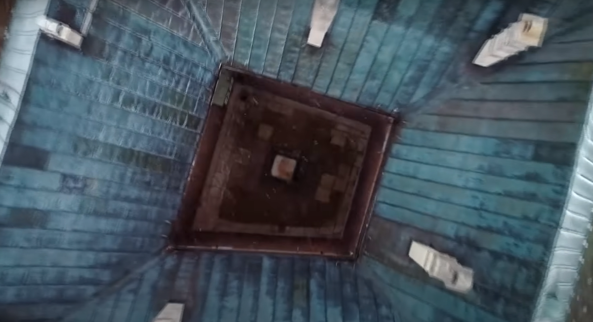 Cả du khách và người dân địa phương đều kể lại rằng, họ đã trải qua những hiện tượng bí ẩn bên trong các bức tường, từ những bóng ma đến những âm thanh không thể giải thích được. Những câu chuyện này chỉ làm tăng thêm danh tiếng rùng rợn của lâu đài. Ảnh: @Discovery UK.