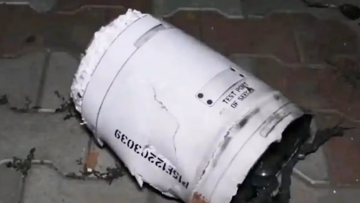 Nhìn chung, việc thu hồi vũ khí và vật liệu tương đối nguyên vẹn, đặc biệt là các thiết kế tiên tiến hơn, có thể là một lợi ích cho các dịch vụ tình báo quốc phòng. Việc thu hồi các bộ phận của tên lửa không đối không như PL-15E có thể cung cấp thông tin chi tiết có giá trị về khả năng và điểm yếu hạn chế của nó. Ảnh: @X.