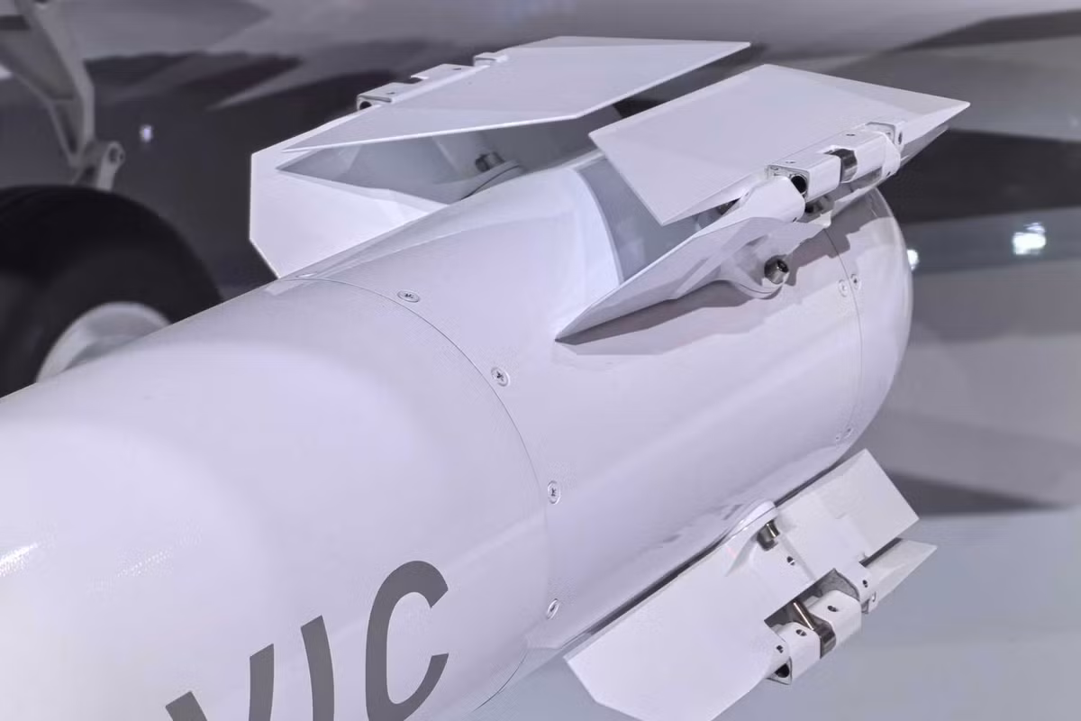 Cũng lưu ý rõ một điều là, chúng ta không biết thông tin nào mà Ấn Độ, Mỹ hoặc bất kỳ cơ quan tình báo nước ngoài nào khác có thể đã có về tên lửa PL-15. Ảnh: @ Army Recognition.