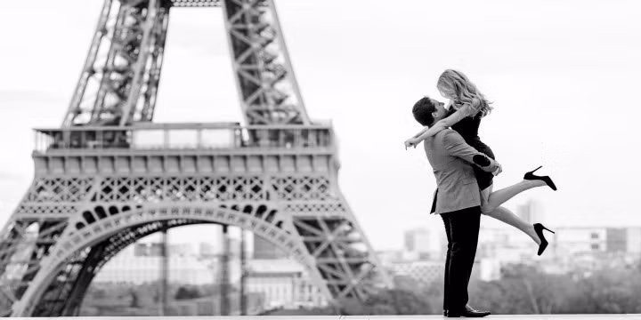 Mặc dù người tuổi Tý và người tuổi Thìn đều không thích nói những lời hoa mỹ, nhưng trái tim họ lại có sự đồng điệu, nên họ rất hiểu đối phương chính vì vậy khi sống cùng nhau, cuộc sống của họ vô cùng viên mãn, hạnh phúc. Đặc biệt người tuổi Tý và người tuổi Thìn rất giỏi kiếm tiền, nếu thành vợ chồng, cả hai sẽ có sự tương trợ lẫn nhau về tài vận. Cuộc sống của hai người sẽ ngày càng trở nên giàu có, sung túc. Ảnh: pose.com.vn. 