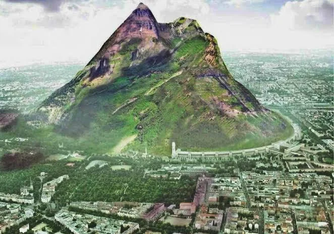 Từ kim tự tháp đến ziggurat, con người đã tạo ra những bản sao thu nhỏ của những ngọn núi. Theo truyền thuyết, Nebuchadnezzar II đã xây dựng Vườn treo Babylon cho hoàng hậu của mình, người rất nhớ những ngọn đồi và thung lũng quê hương. Ảnh: @Reddit. 