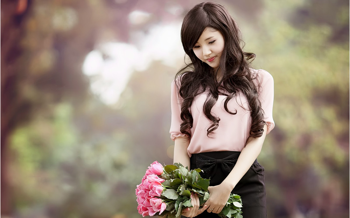 Không chỉ đẹp, phụ nữ tuổi Thân còn là người có năng lực, làm việc quyết đoán không thua kém nam giới. Chính vì vậy, con giáp này thường dễ dàng thành công trong sự nghiệp và trở thành những người giàu có khi về già. Ảnh: singlgemum.vn.